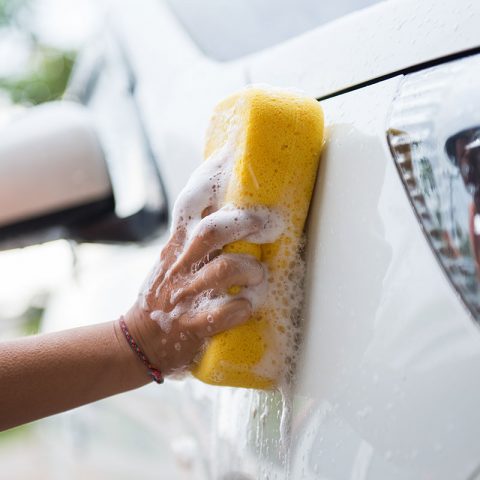 چاپ و با استفاده از طراحان گرافیک است